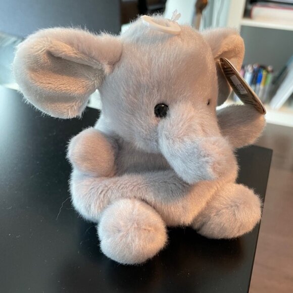 Stomps Elephant Palm Pals - Picture 4 of 8